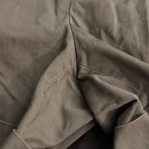 Banana Republic Women's Taupe Shorts - Picture 3 of 5